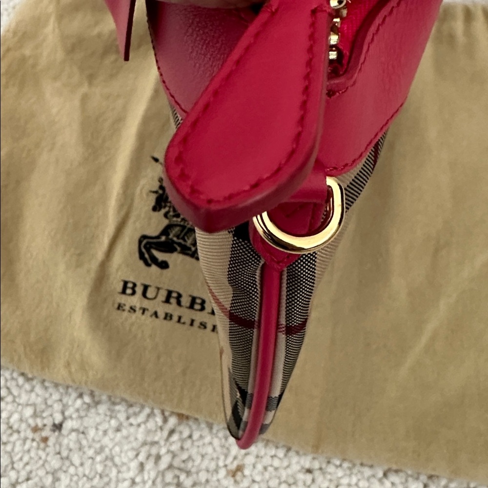 Authentic Burberry Beige Crossbody with Pink Bow Trim - Picture 6 of 13